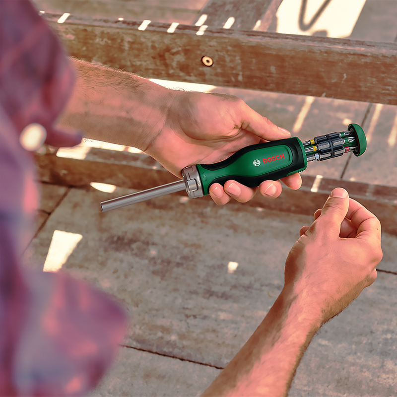 Bosch Ratchet Screwdriver with 12 bits-4